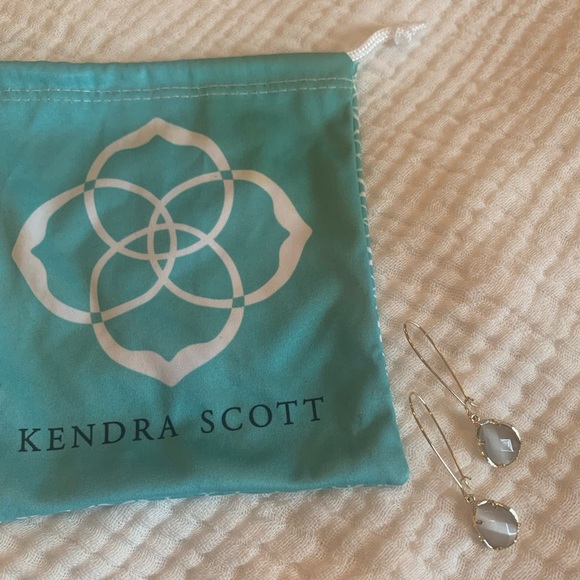 Kendra Scott earrings - Picture 5 of 5